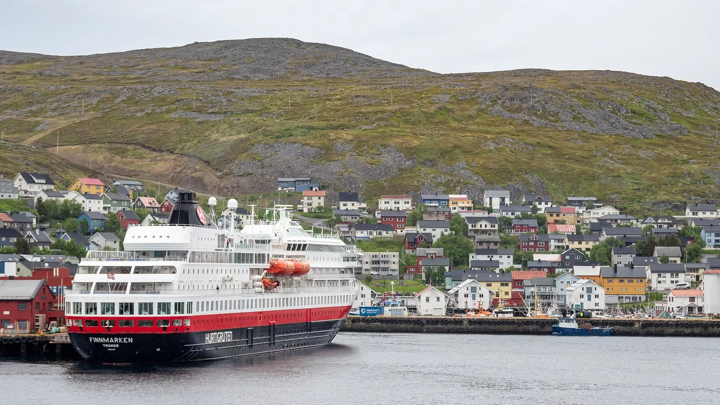 The North Cape Line – Winter from Hamburg cruise ship MS Finnmarken