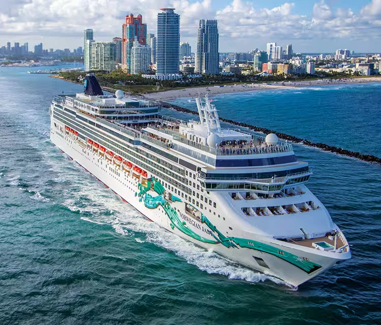 13-Day Asia from Singapore to Hong Kong: Thailand & Philippines cruise ship Norwegian Jade