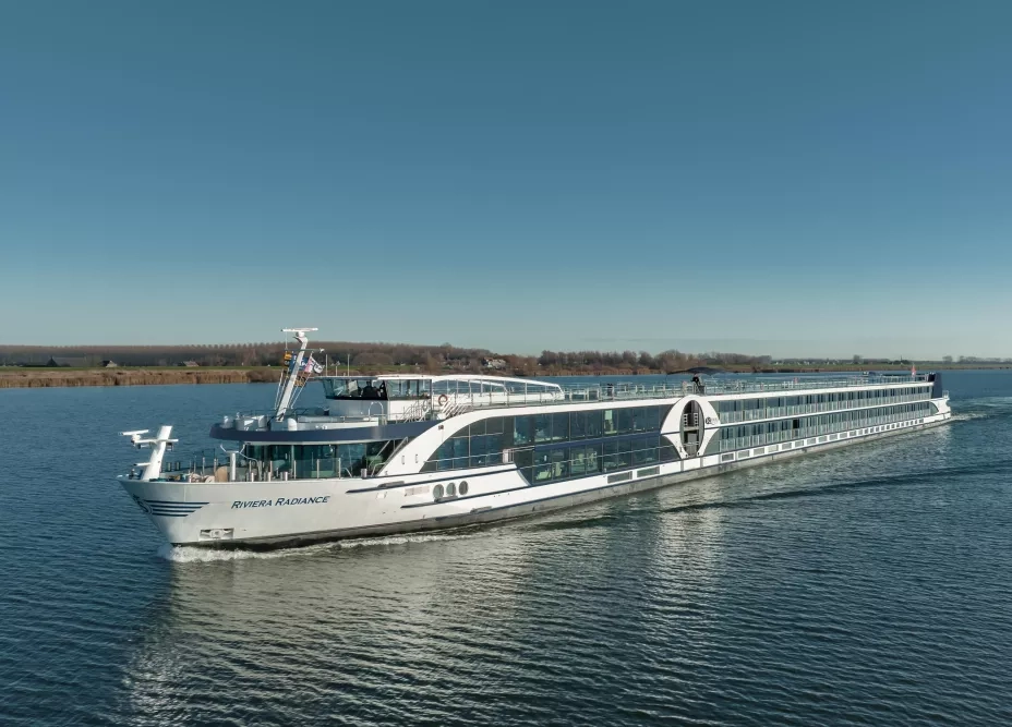 The Blue Danube - Roundtrip Budapest cruise ship MS Riviera Radiance