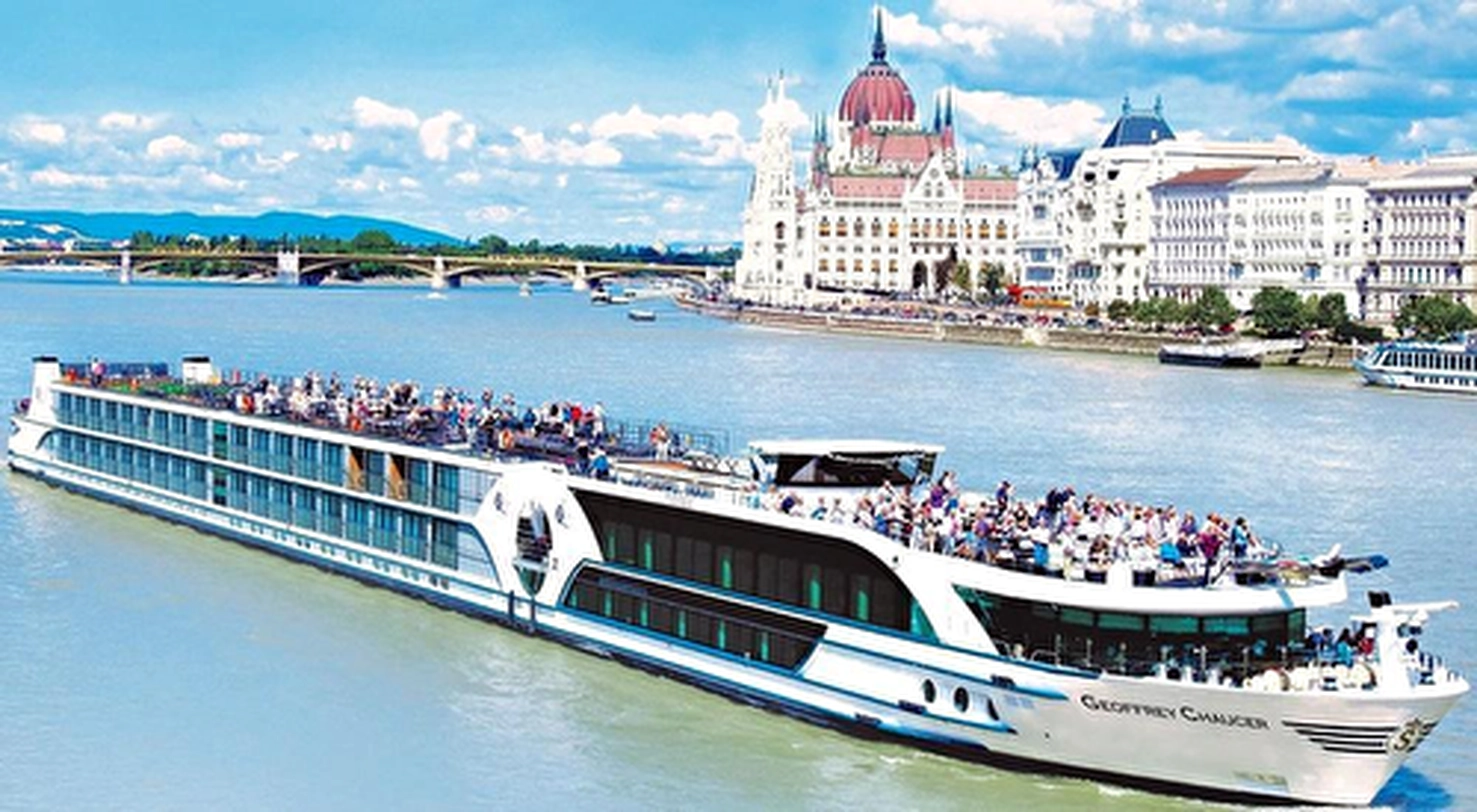 The Blue Danube - Roundtrip Budapest cruise ship MS Geoffrey Chaucer