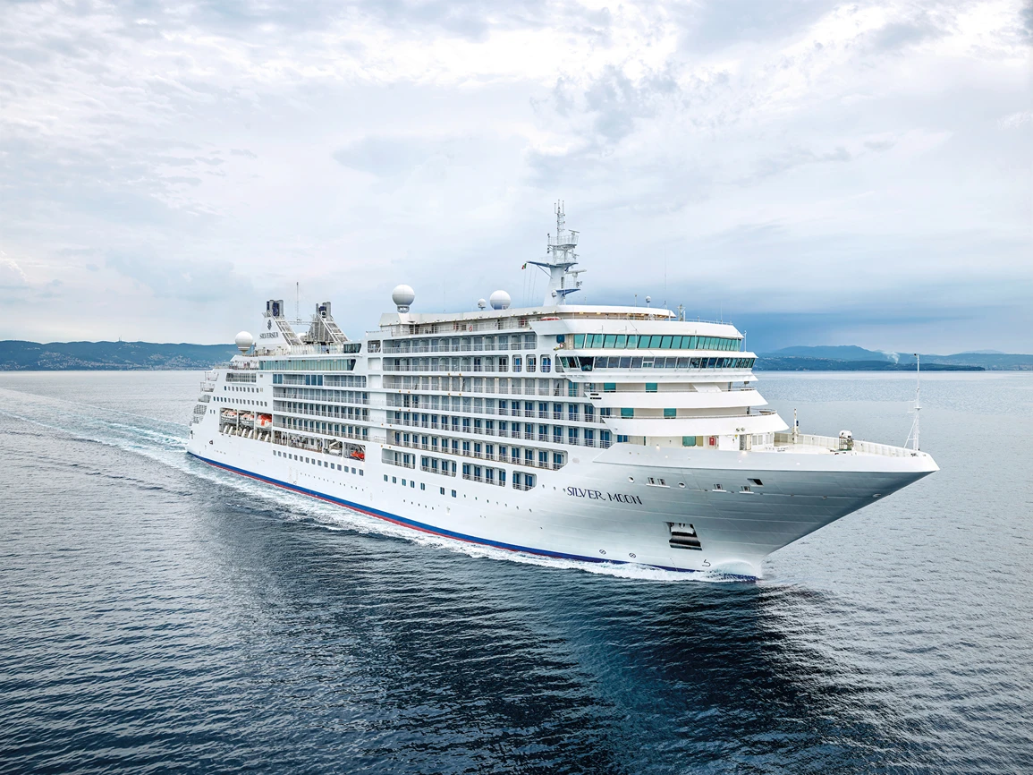 Tokyo to Tokyo cruise ship Silver Moon