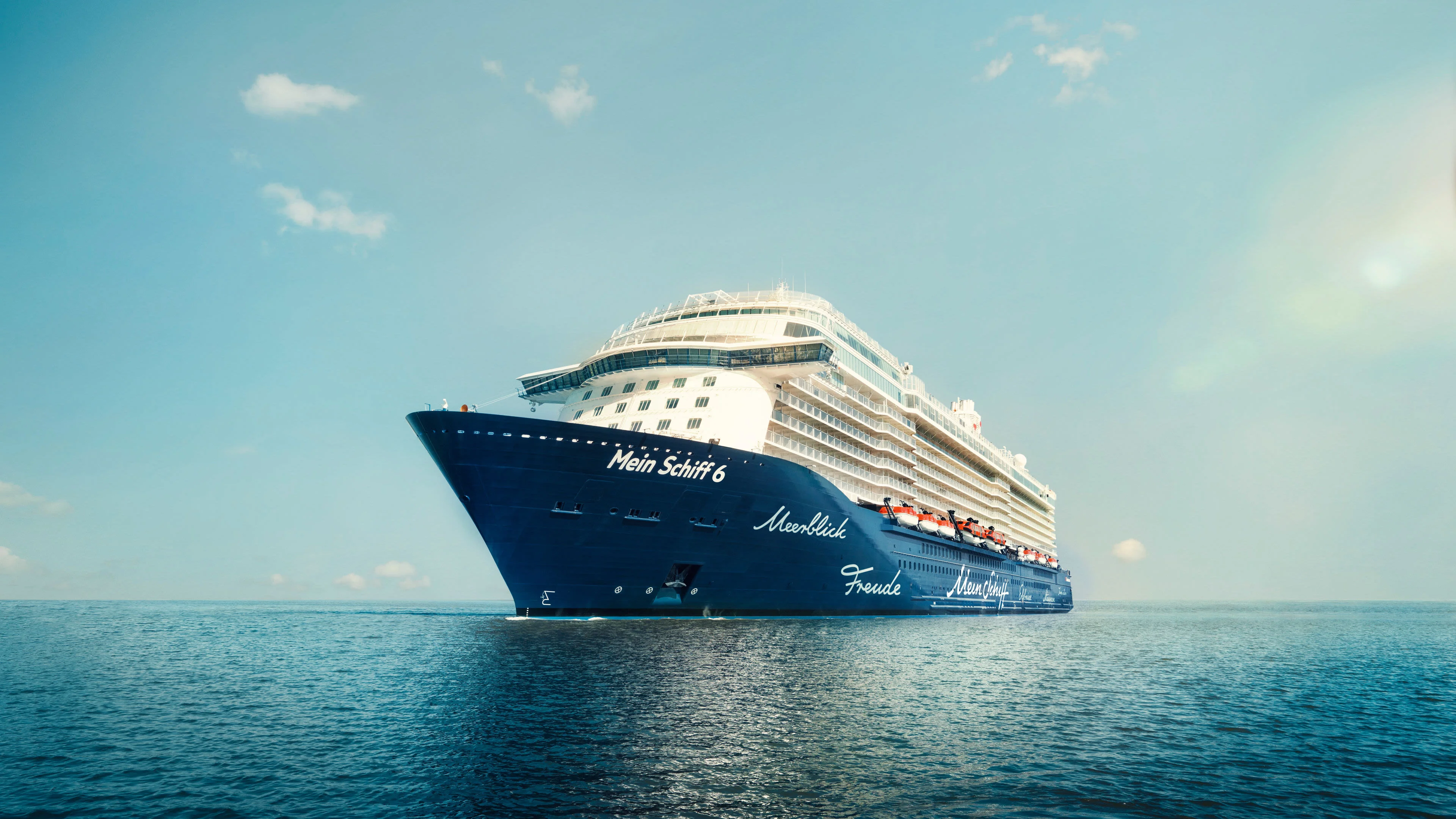 3 nights - Celebrate under the stars in the Nordland - from/to Kiel cruise ship Mein Schiff 6