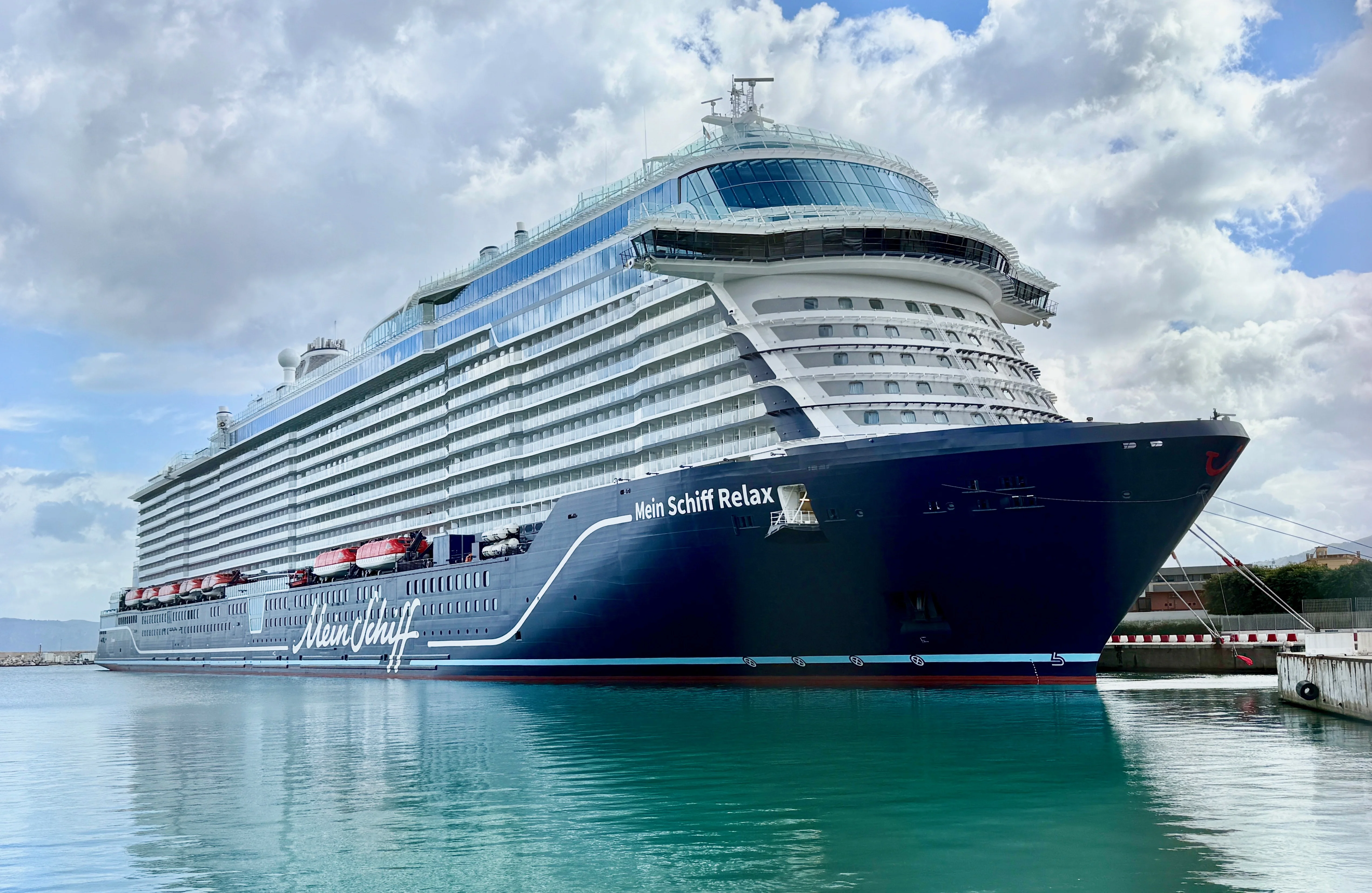 7 - Canary Islands with Madeira - from/to Las Palmas cruise ship Mein Schiff Relax