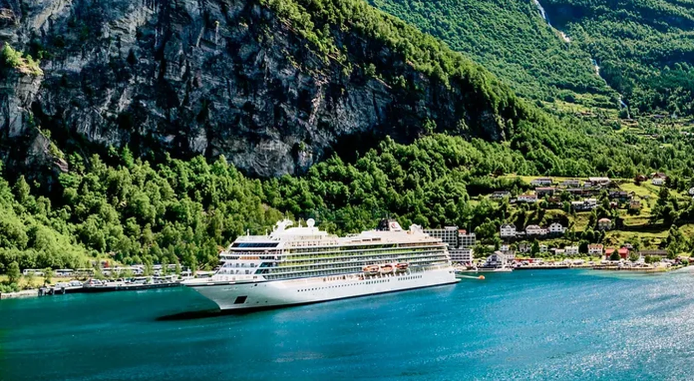 Athens (Piraeus) to Rome (Civitavecchia) cruise ship Viking Astrea