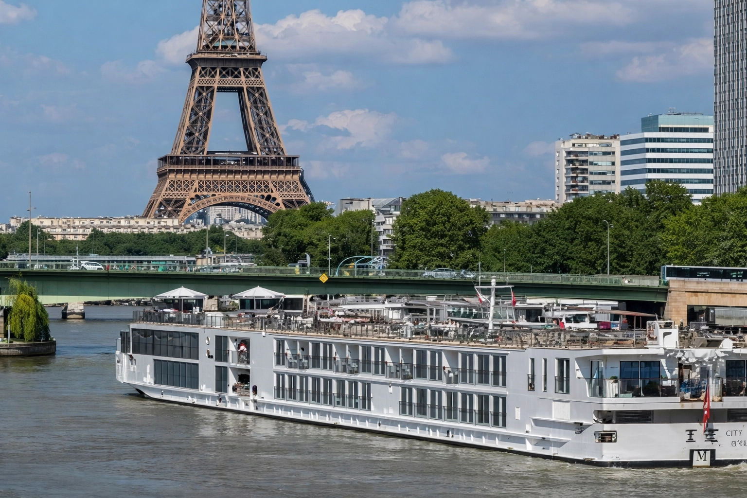Paris to Paris cruise ship Viking Fjolvar