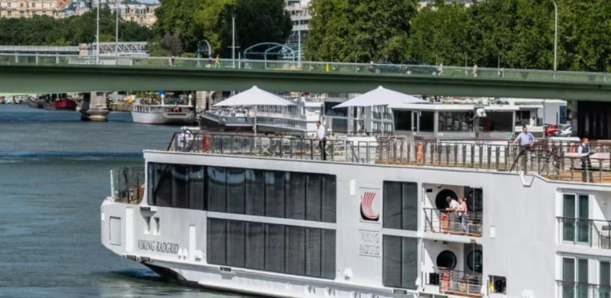 Paris to Paris cruise ship Viking Fjorgyn