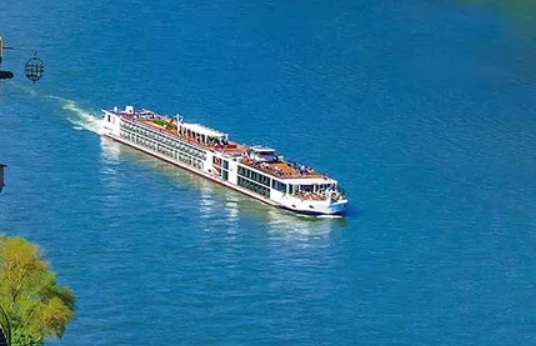 Zürich to Paris cruise ship Viking Herja