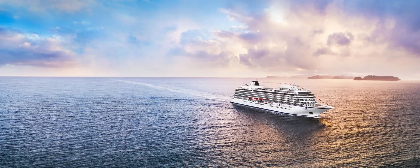 Athens (Piraeus) to Istanbul cruise ship Viking Mira