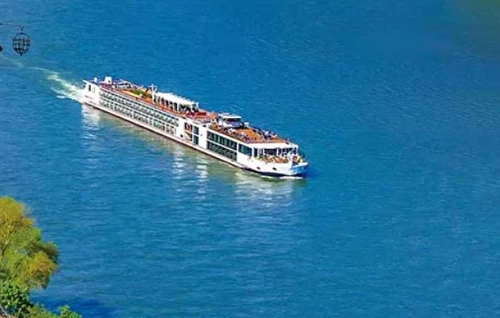 Regensburg to Budapest cruise ship Viking Tor