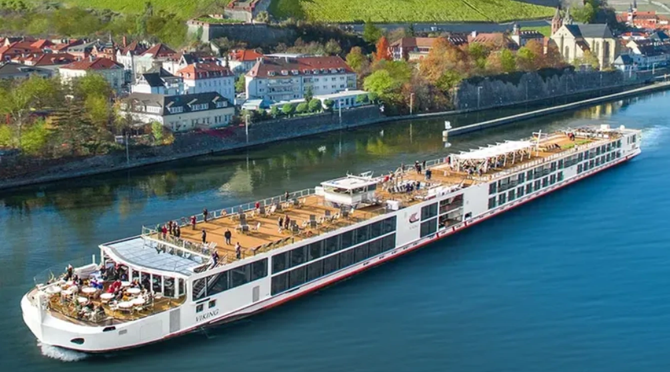Regensburg to Budapest cruise ship Viking Var