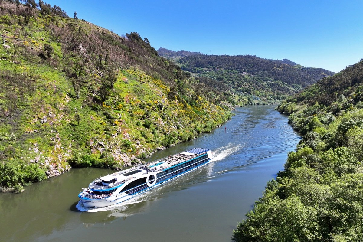 Douro: A Journey Along the Golden River cruise ship PORTO MIRANTE