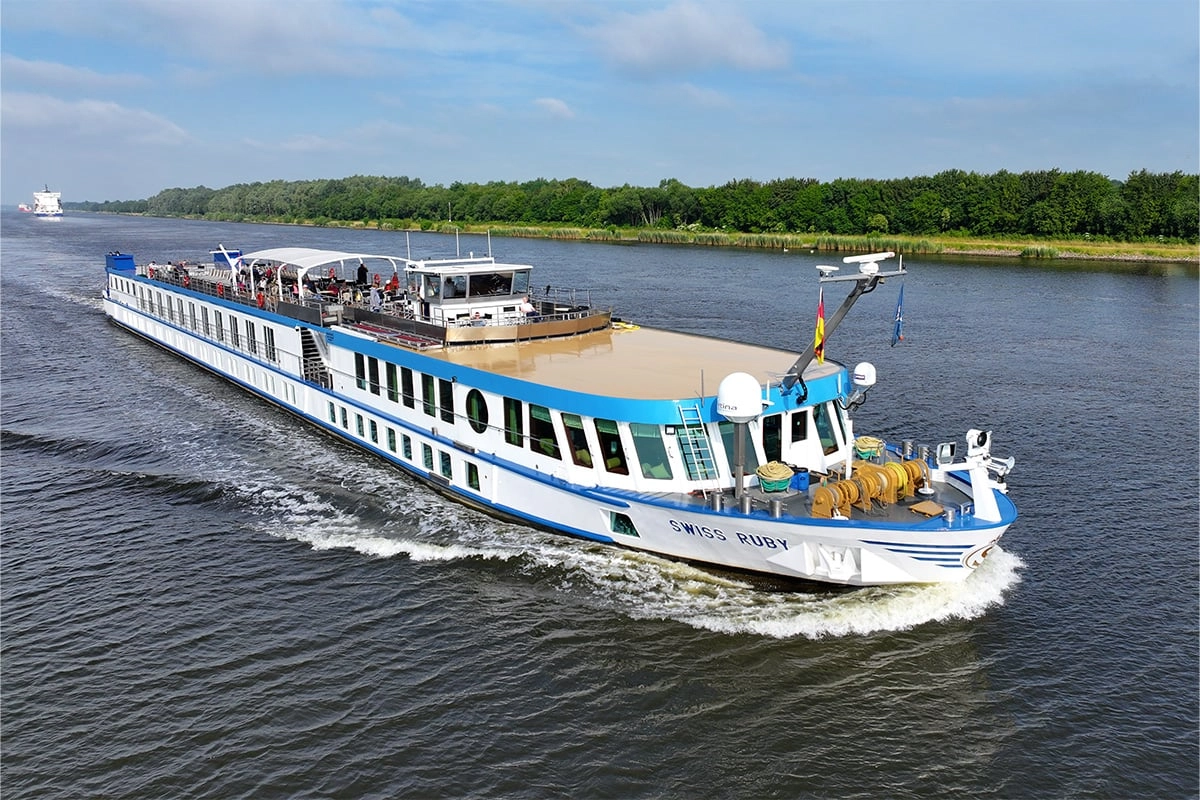 Hamburg to Berlin: A Journey Across Northern Horizons cruise ship VIVA RUBY
